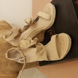 Charles David BROOKE Ruffle Suede Espadrille- Nude 6.5